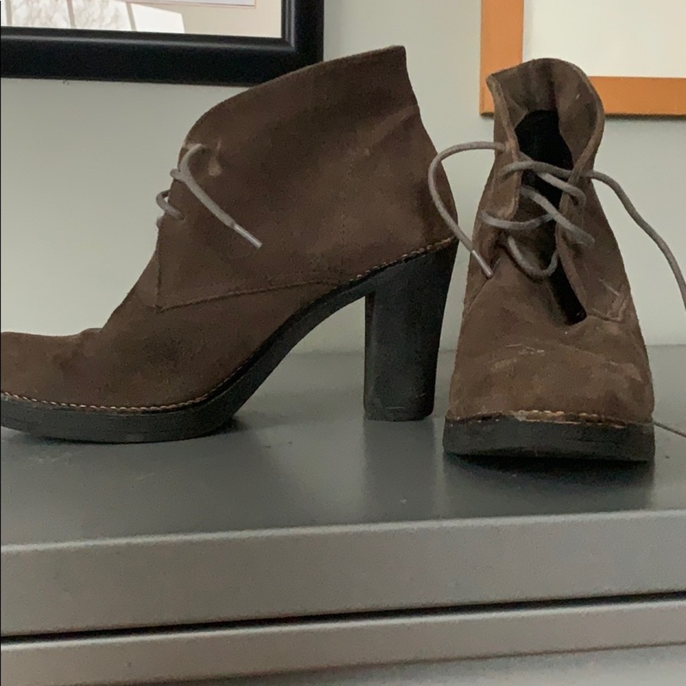 La Canadienne Suede Ankle Boots